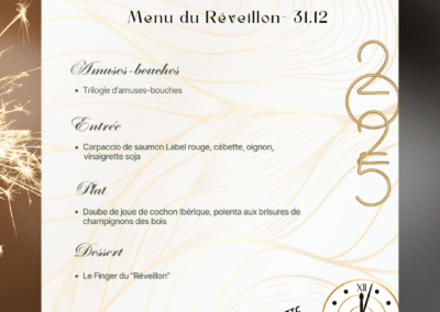 Affiche du menu du Réveillon de La Flora, avec des plats comme carpaccio de saumon et daube de cochon ibérique. Prix indiqué.