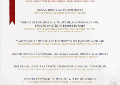 Menu festif de Noël à "La Place de Mougins", présentant plats truffés pour le déjeuner du 25 décembre 2025.